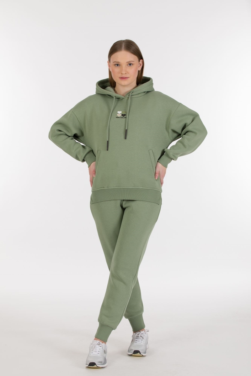 THREE YARN TRACKSUIT
