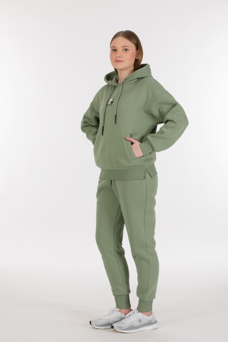 THREE YARN TRACKSUIT