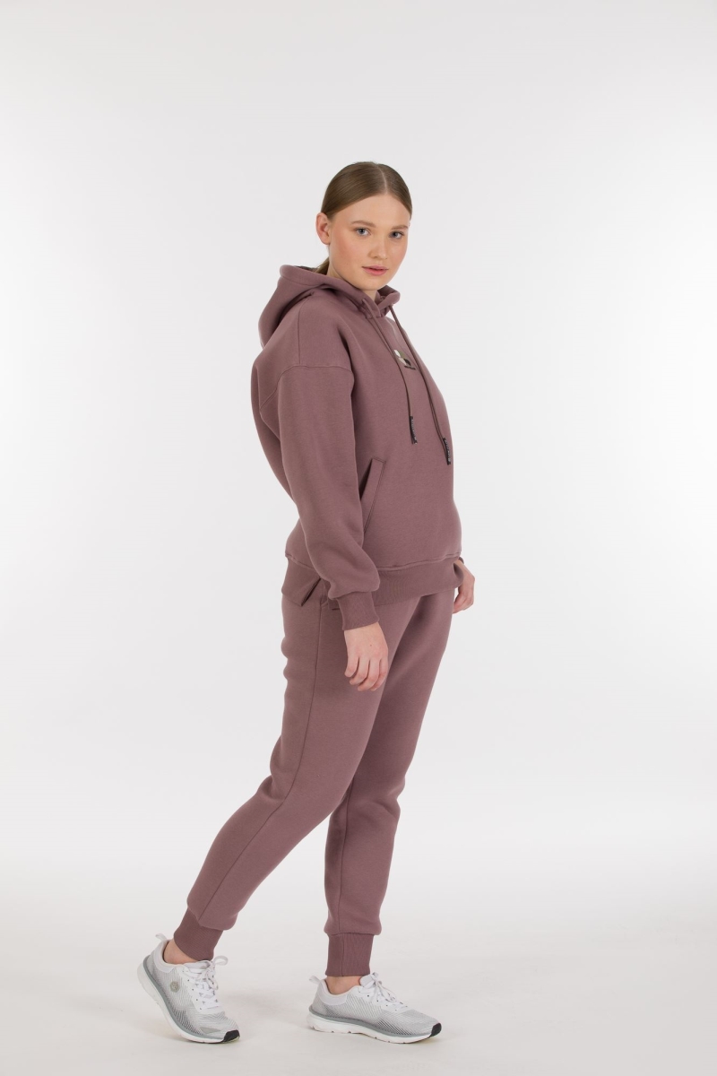 THREE YARN TRACKSUIT