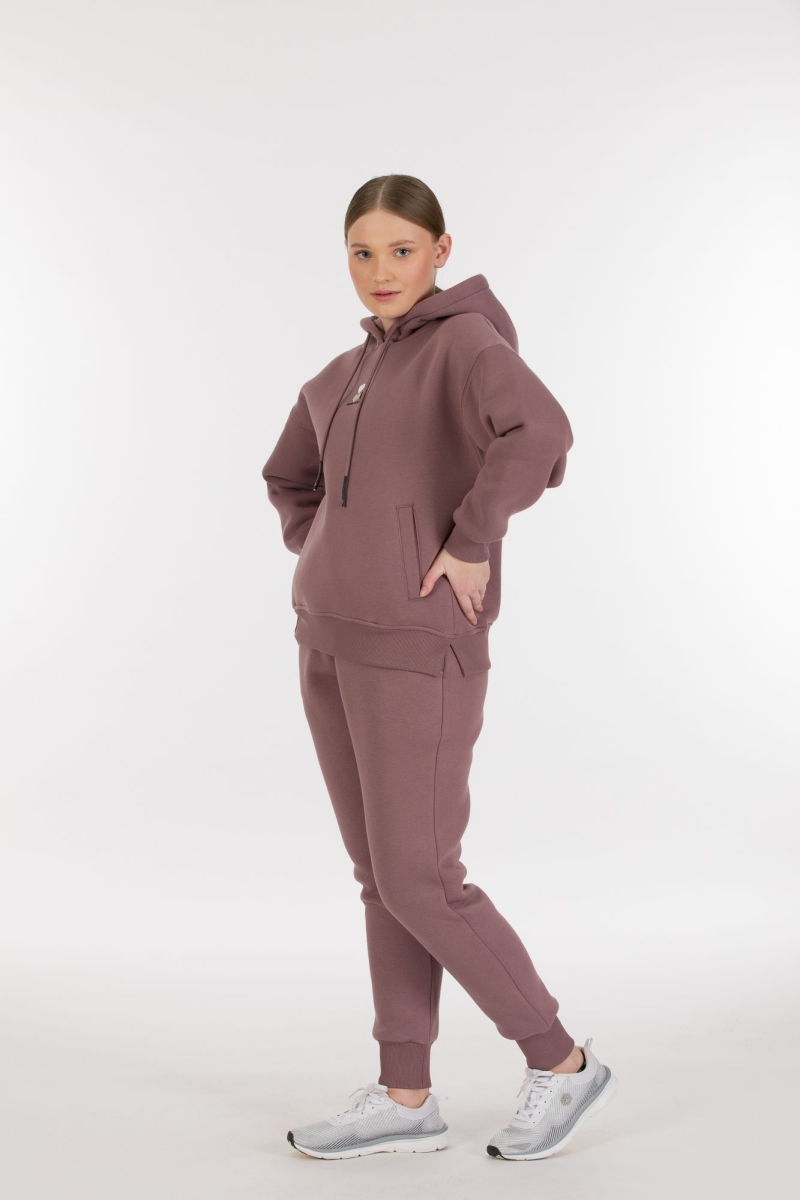 THREE YARN TRACKSUIT