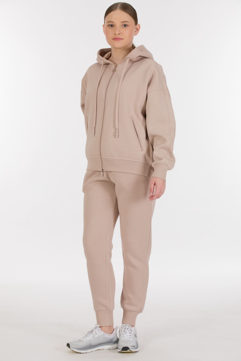THREE YARN TRACKSUIT