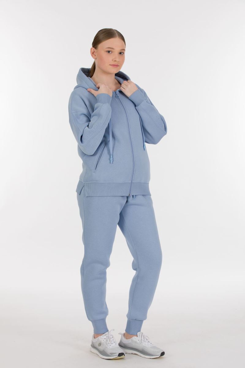 THREE YARN TRACKSUIT