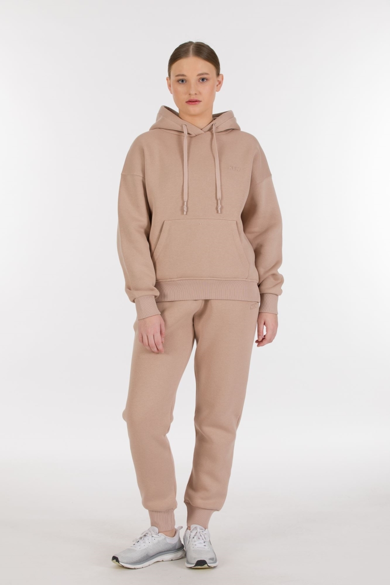 THREE YARN TRACKSUIT