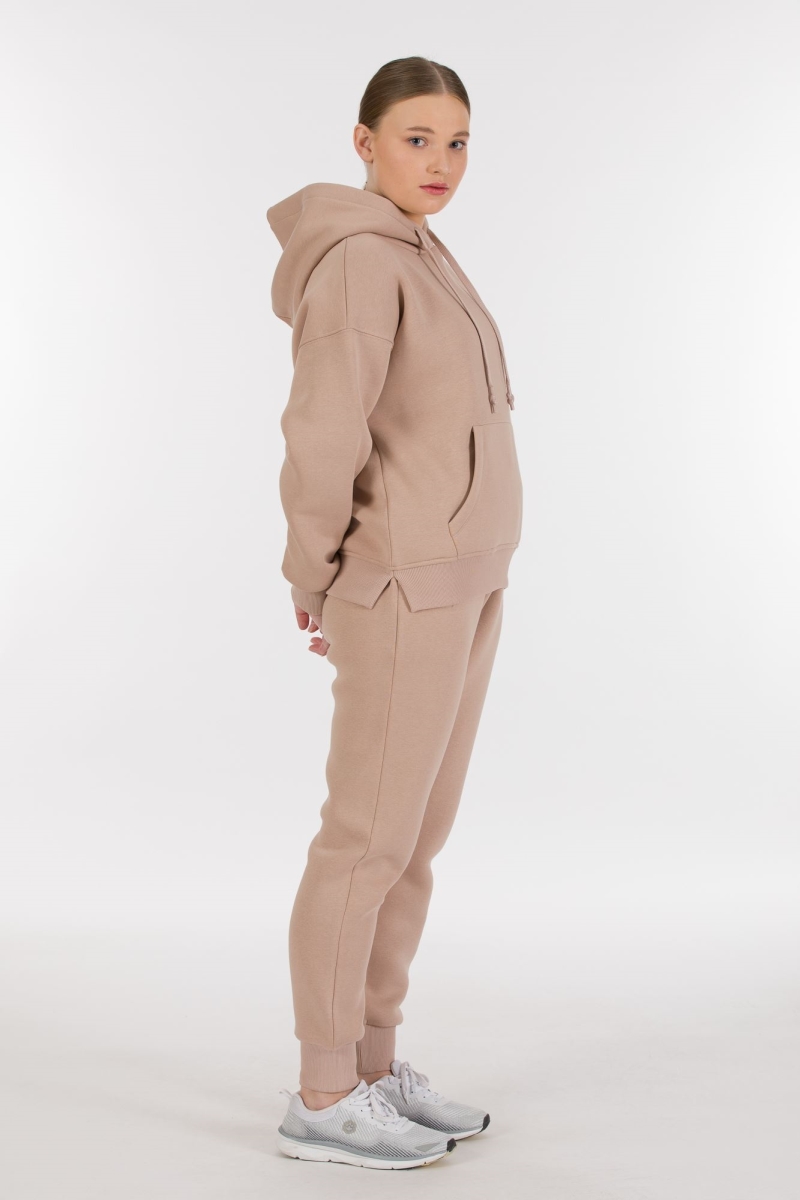 THREE YARN TRACKSUIT