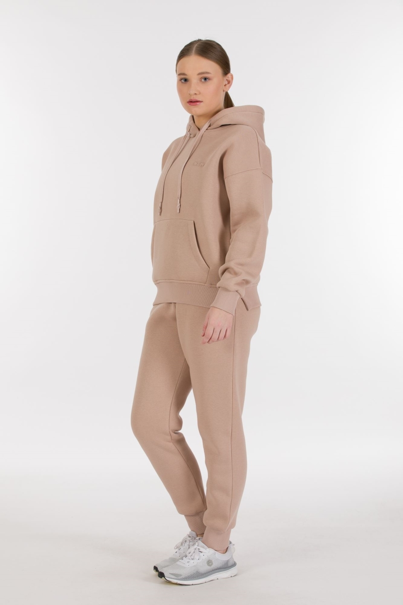 THREE YARN TRACKSUIT