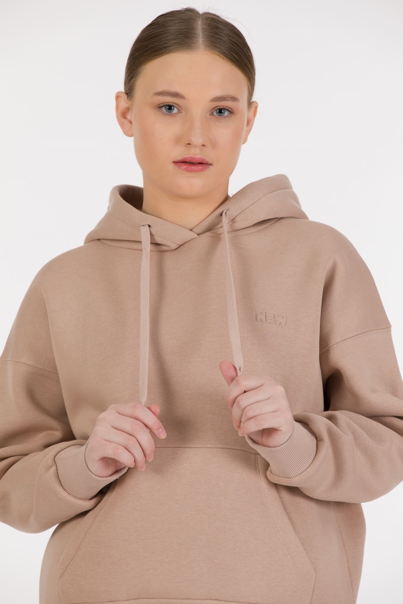 THREE YARN TRACKSUIT