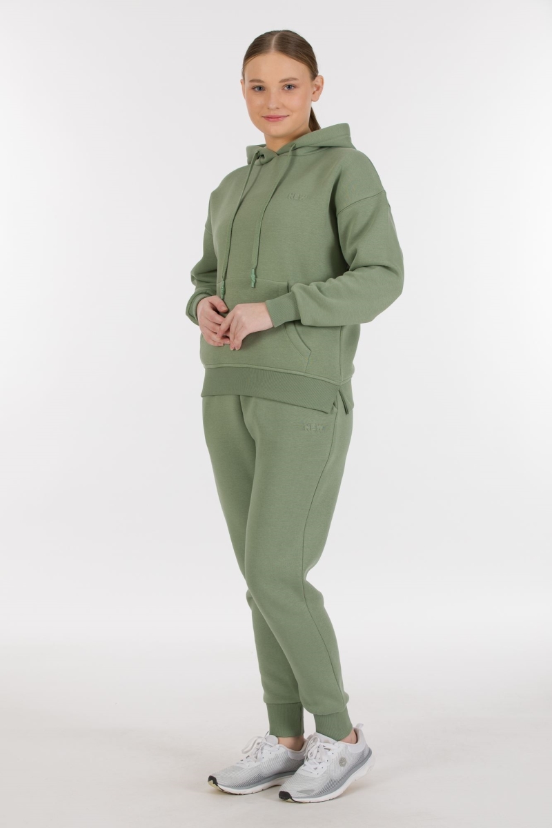 THREE YARN TRACKSUIT
