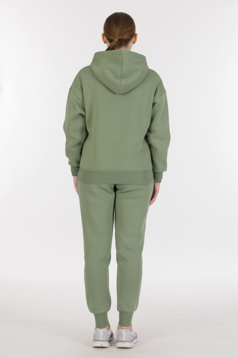 THREE YARN TRACKSUIT