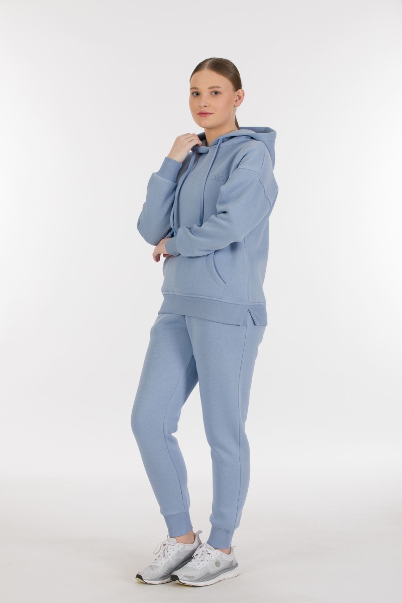 THREE YARN TRACKSUIT