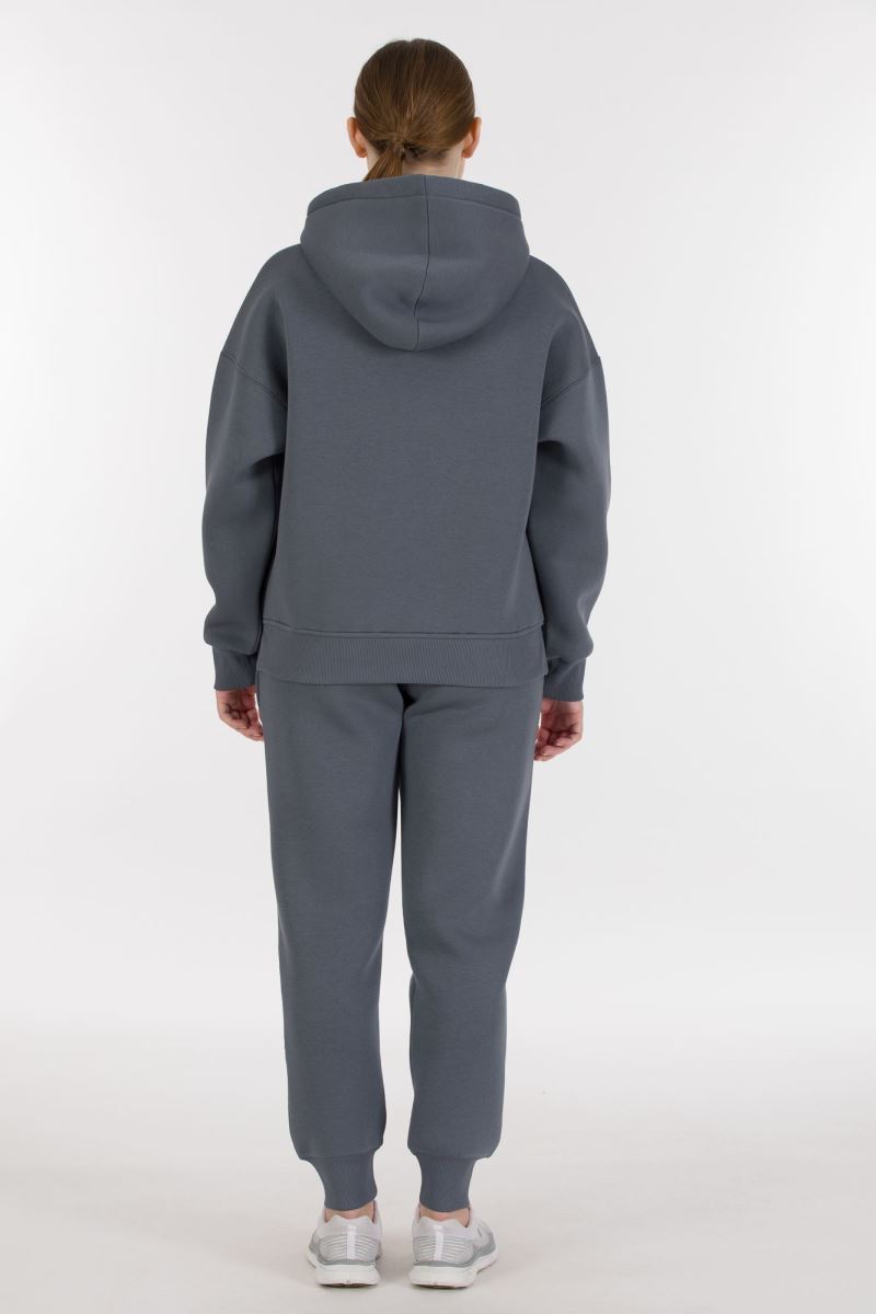 THREE YARN TRACKSUIT