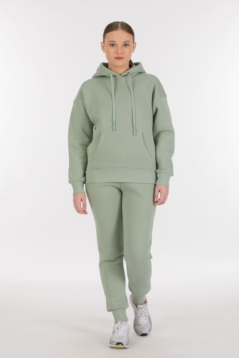 THREE YARN TRACKSUIT