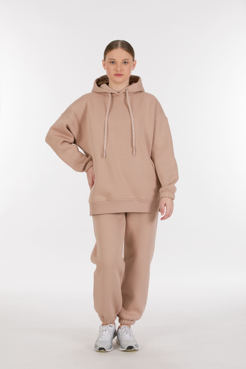 THREE YARN TRACKSUIT