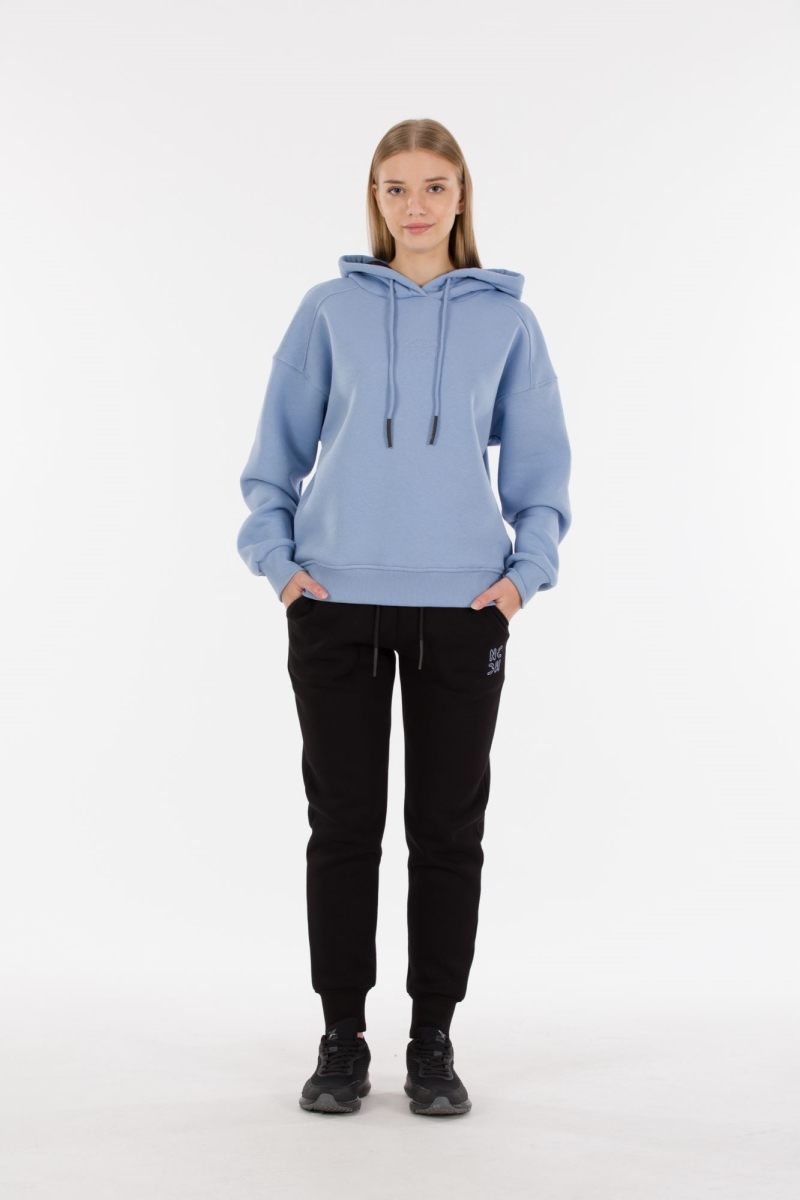 THREE YARN TRACKSUIT