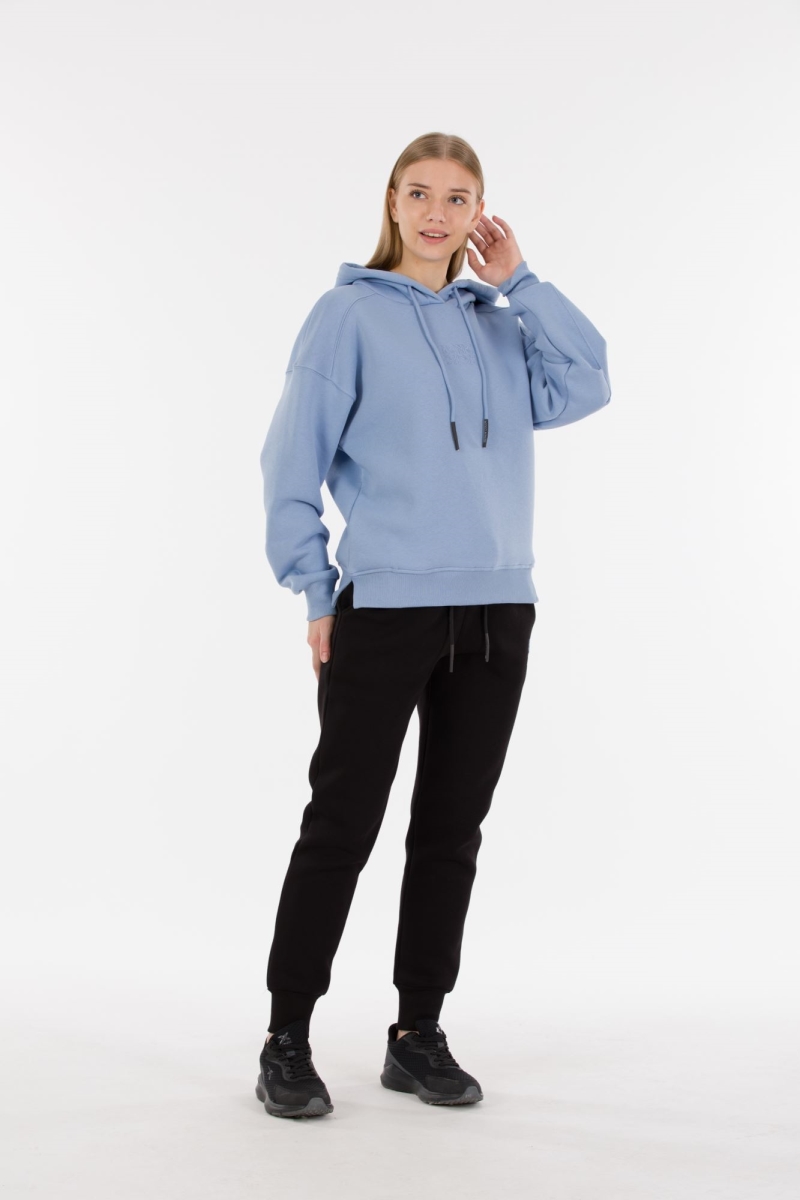 THREE YARN TRACKSUIT