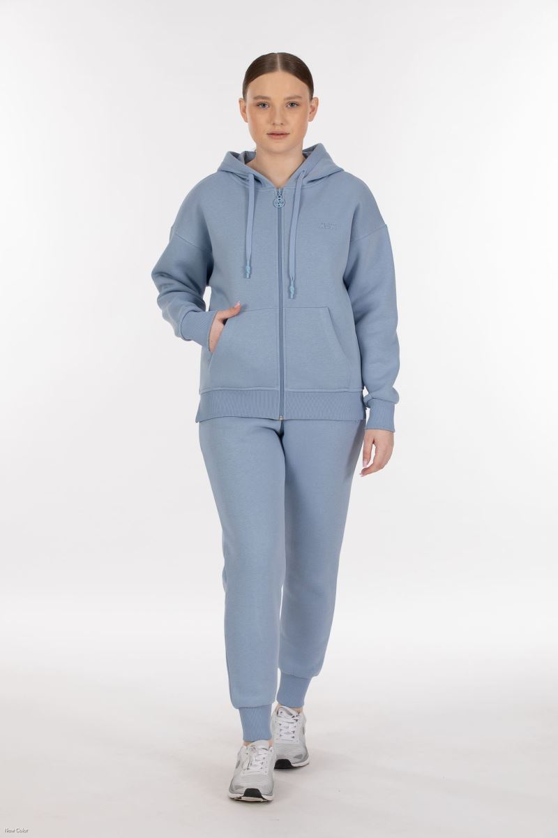 THREE YARN  TRACKSUIT