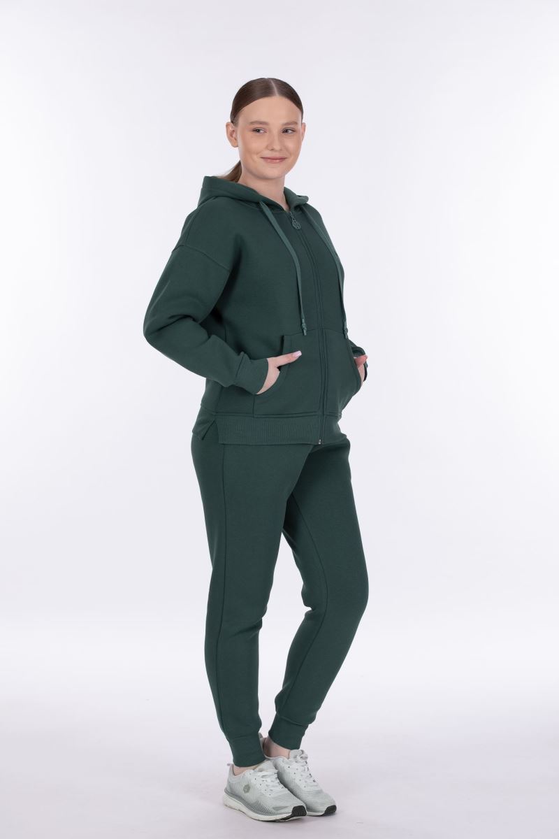 THREE YARN  TRACKSUIT
