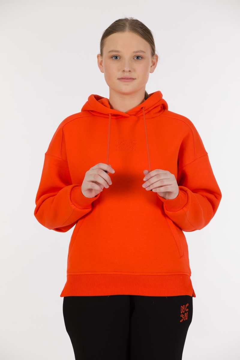 THREE YARN TRACKSUIT