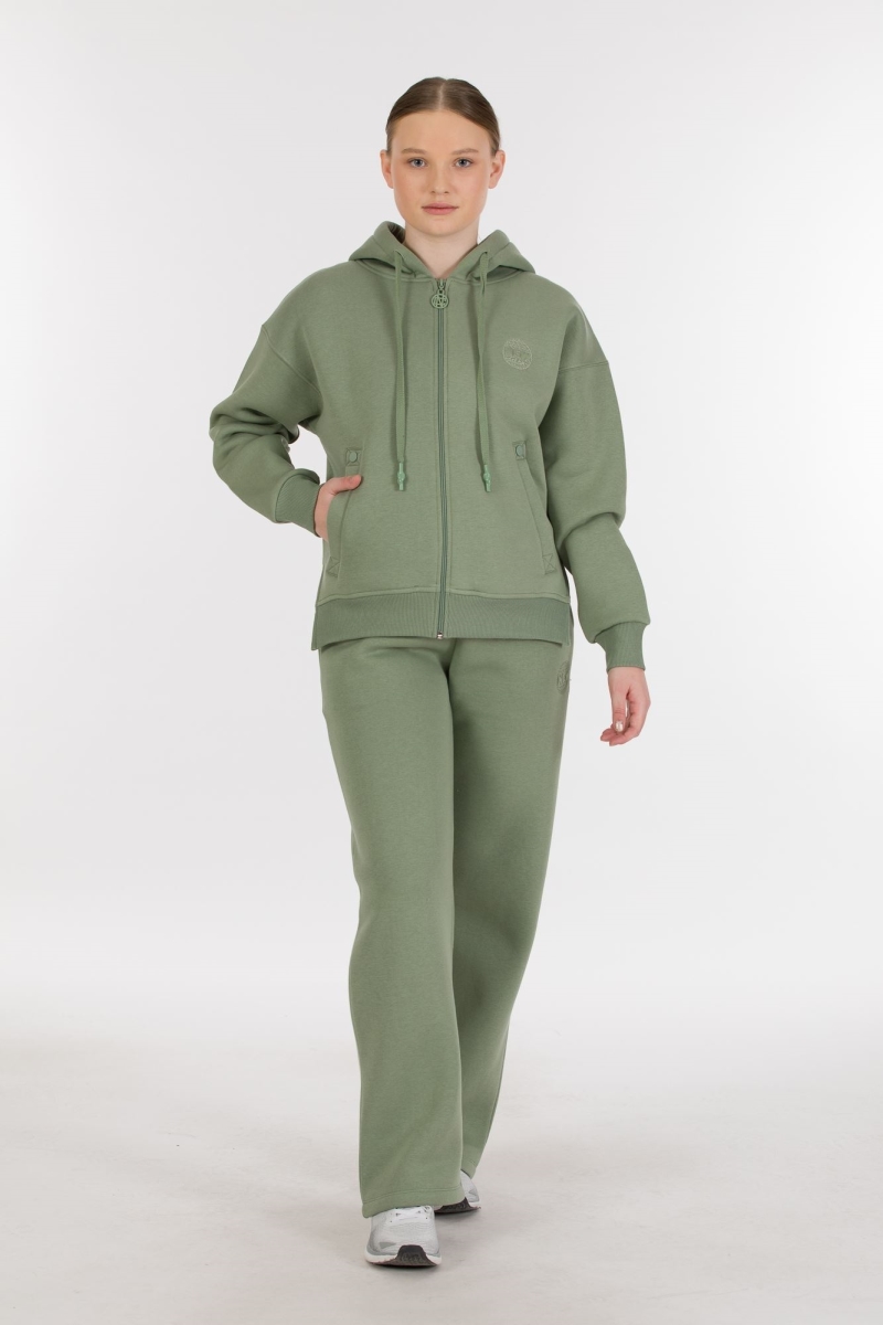 THREE YARN TRACKSUIT