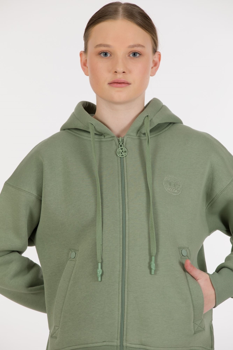 THREE YARN TRACKSUIT