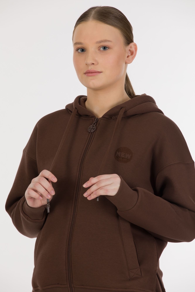THREE YARN TRACKSUIT