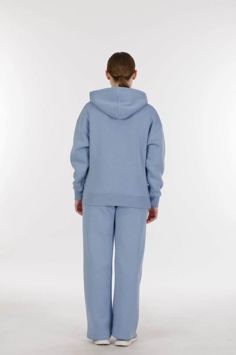 THREE YARN TRACKSUIT