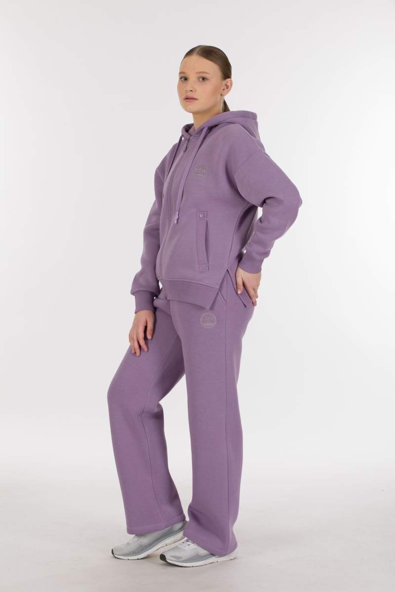 THREE YARN TRACKSUIT