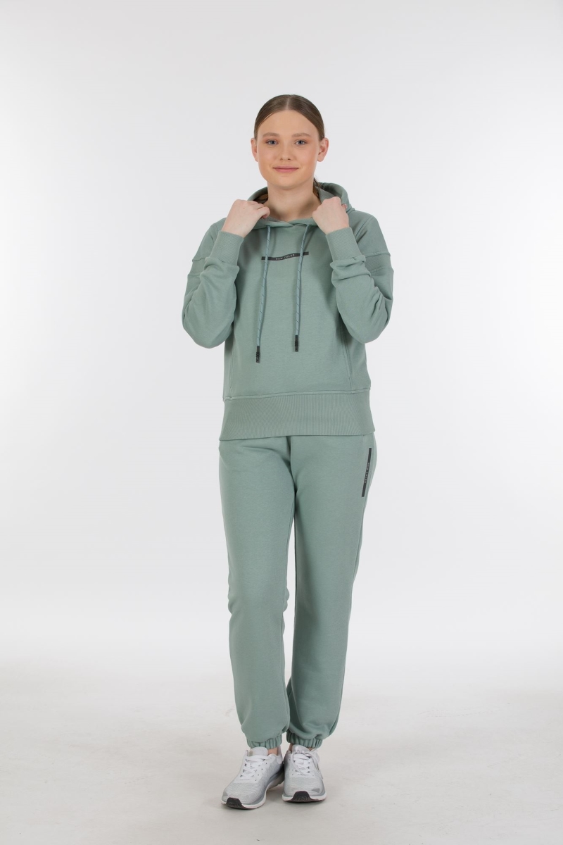 THREE YARN  TRACKSUIT