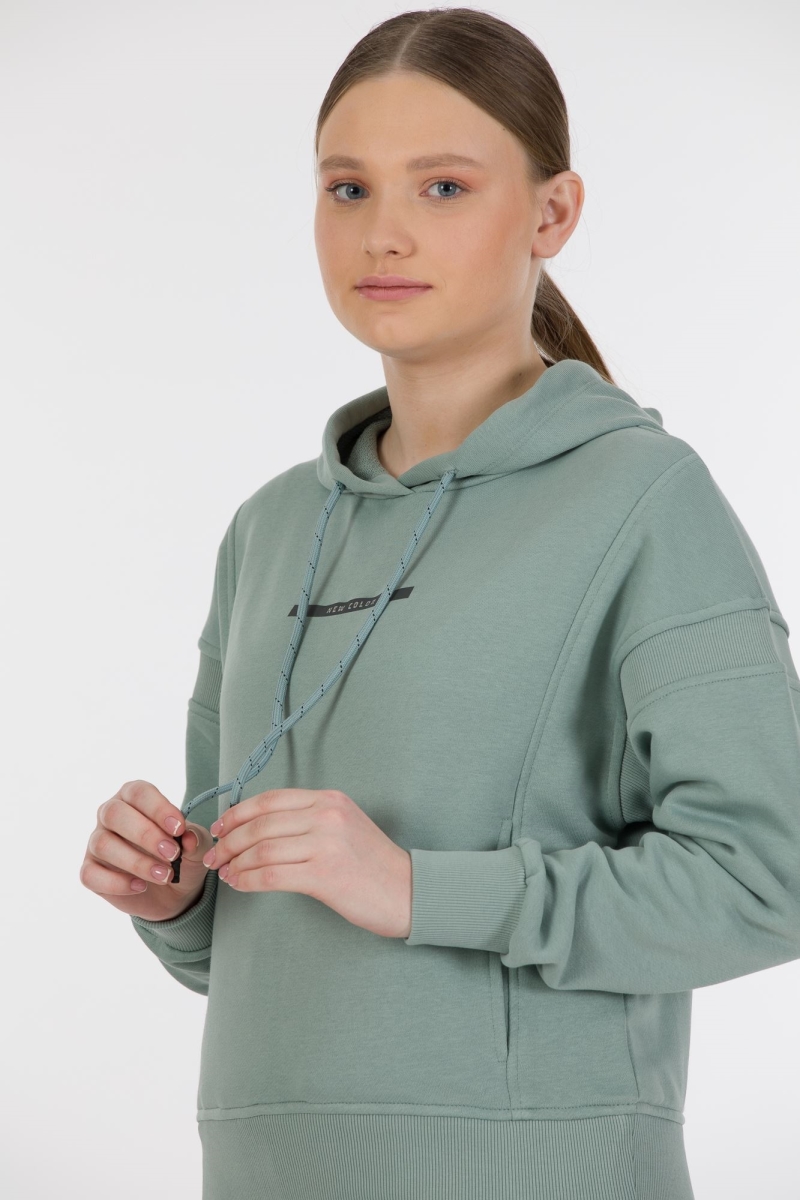 THREE YARN  TRACKSUIT