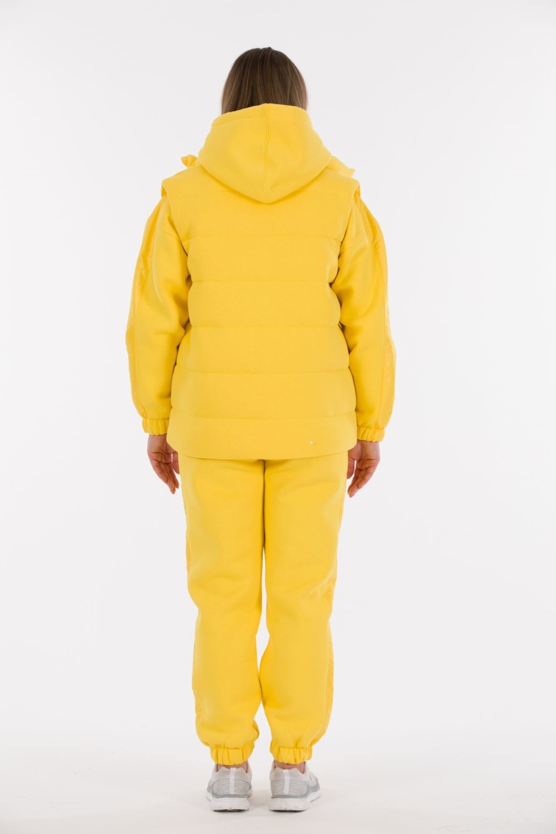 THREE YARN  TRACKSUIT