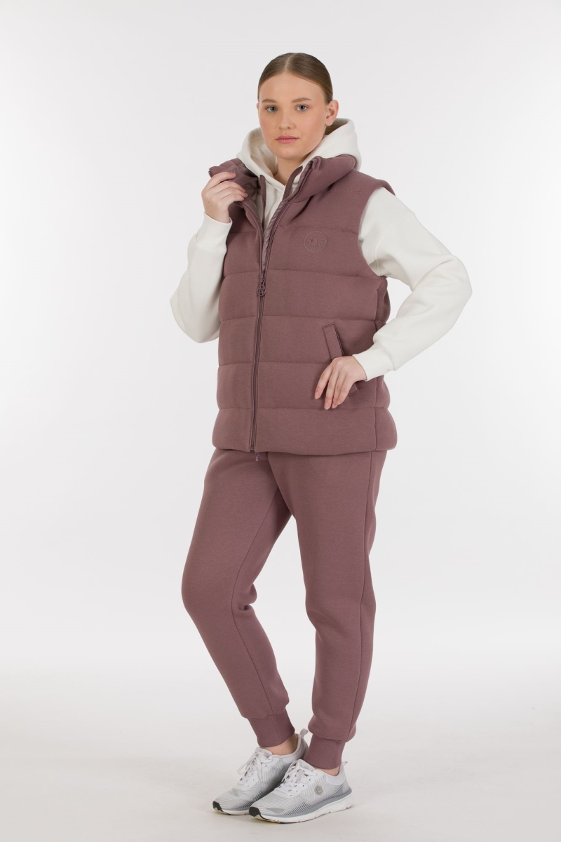 THREE YARN TRACKSUIT