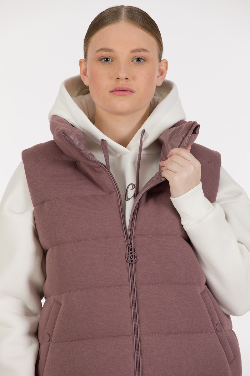 THREE YARN TRACKSUIT